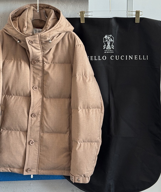 Мужской пуховик Brunello Cucinelli бежевого цвета