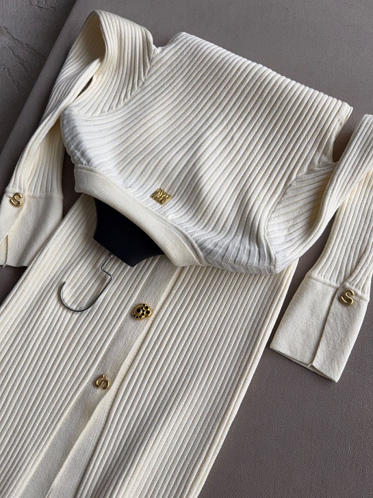 Женское трикотажное платье Schiaparelli белого цвета