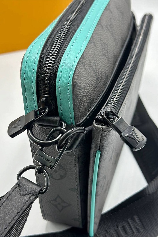 Кожаная сумка Louis Vuitton Trio Messenger Monogram Eclipse Reverse 25x18 см