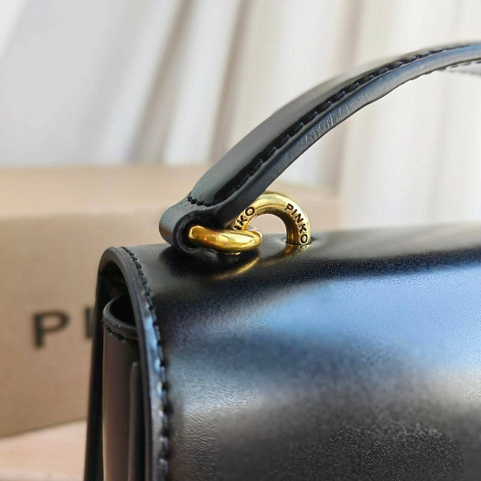 Кожаная сумка Love Bag 20x15 см   