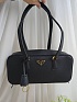 Кожаная чёрная сумка Prada 31x16 см