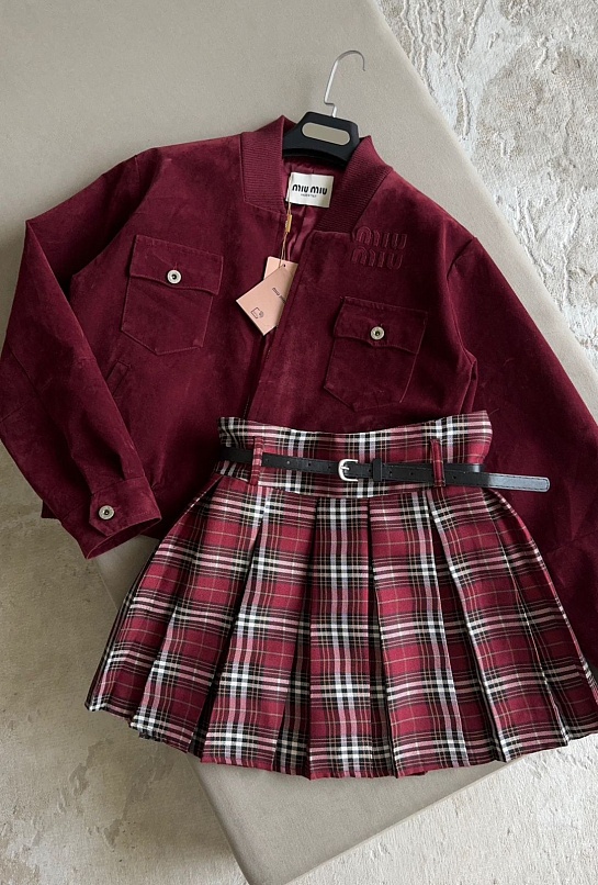 Женская красная юбка Max Mara