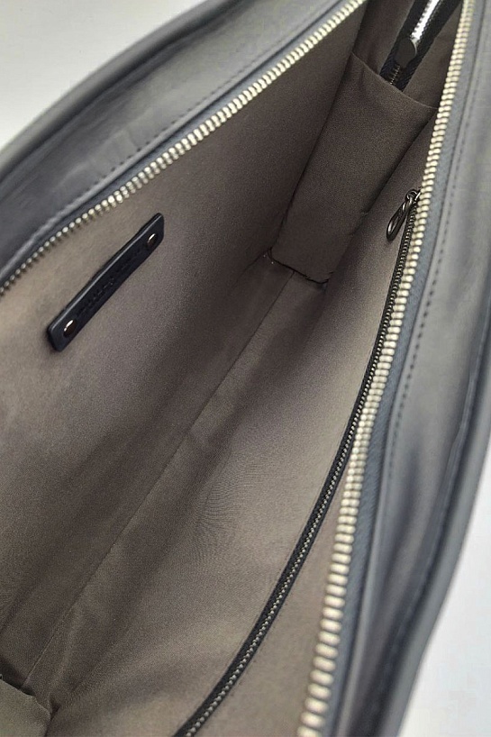 Кожаная сумка чёрного цвета Bottega Veneta 40x30 см