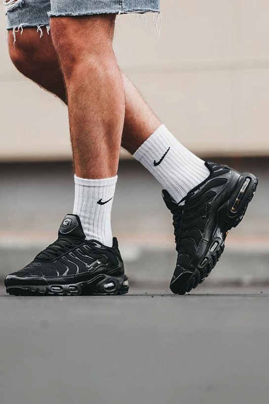 Кроссовки Nike Air Max Plus "Triple Black"