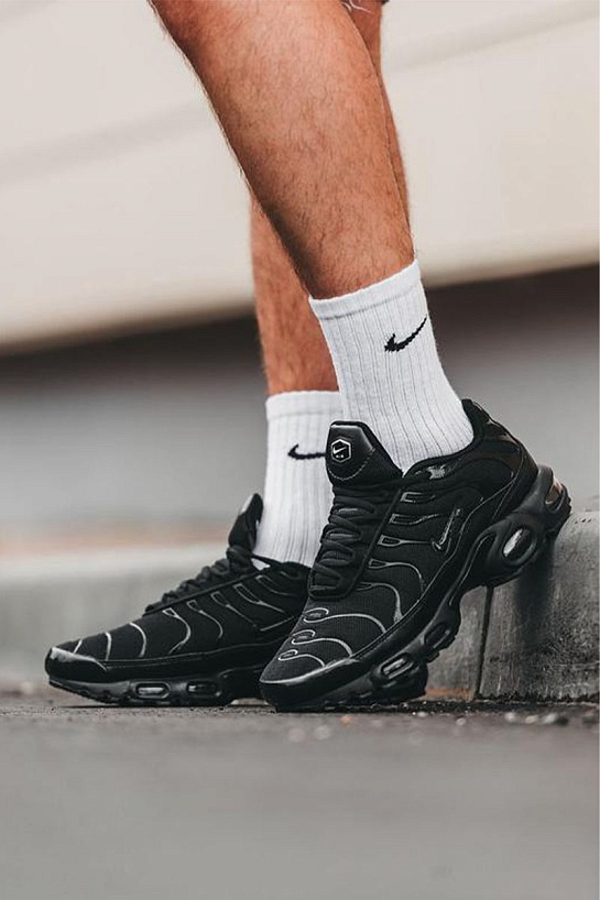 Кроссовки Nike Air Max Plus "Triple Black"