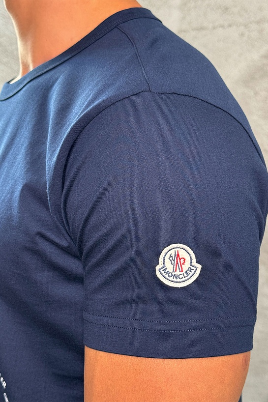 Тёмно-синяя брендовая футболка Moncler Logo Outline