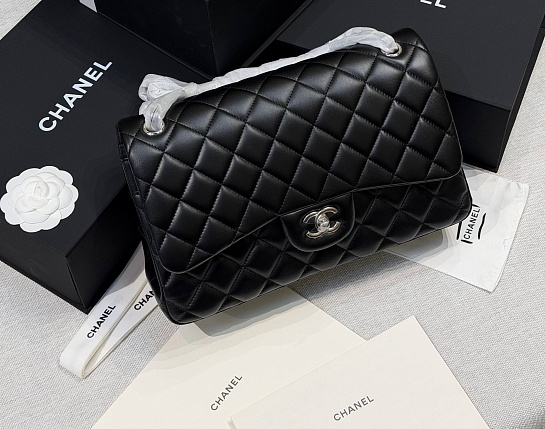 Кожаная сумка Chanel Classic Flap premium 30x20x9 см (8 расцветок)