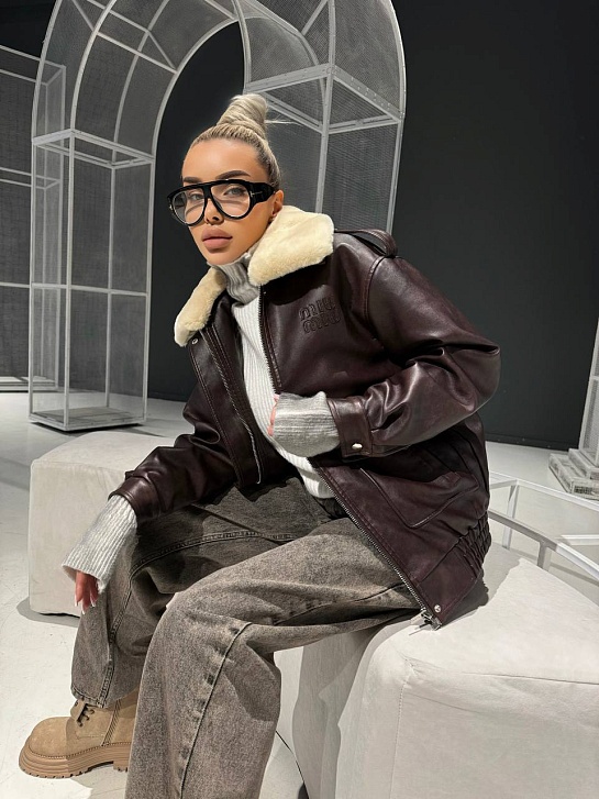 Женская кожаная дубленка MIU MIU с меховым воротом