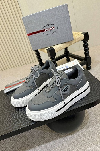 Комбинированные кроссовки Prada logo-plaque - Grey   