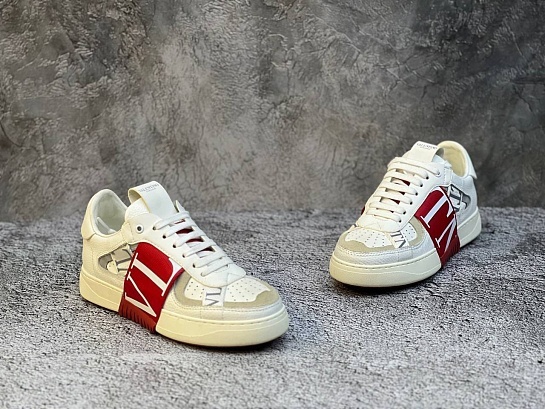 Женские кожаные кроссовки Valentino Gavani