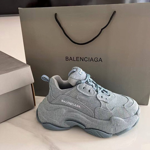 Женские кроссовки Balenciaga Triple S Premium - Grey   
