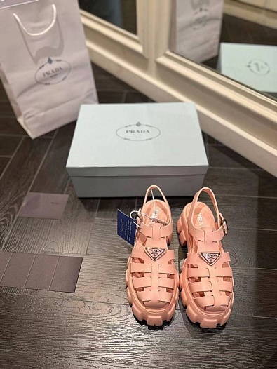 Женские кожаные сандалии Prada Monolith Fisherman - Pink   