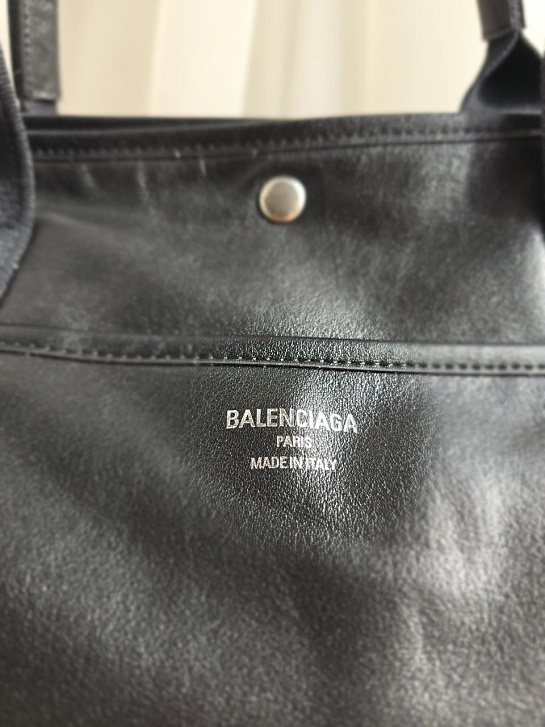 Кожаная сумка Balenciaga Biarritz 30x22 см