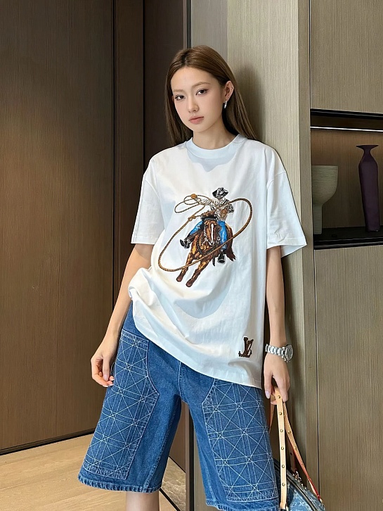 Белая оверсайз футболка Louis Vuitton Premium graphic embroidery