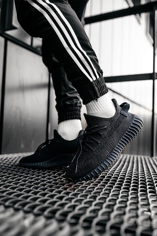 Кроссовки Adidas Yeezy Boost 350 V2 “Black Cinder”
