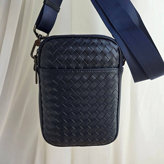 Кожаная сумка Bottega Veneta Intrecciato crossbody 20x14 - Navy