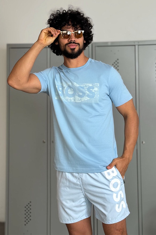 Мужская футболка голубого цвета Hugo Boss 