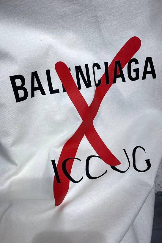 Белая оверсайз футболка Balenciaga Collaboration