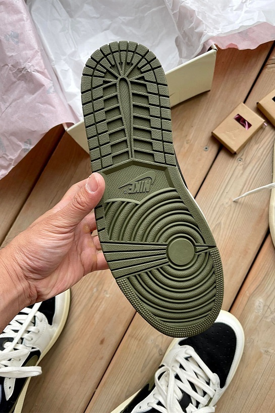 Кроссовки Travis Scott x Nike Air Jordan 1 Low "Medium Olive" Premium