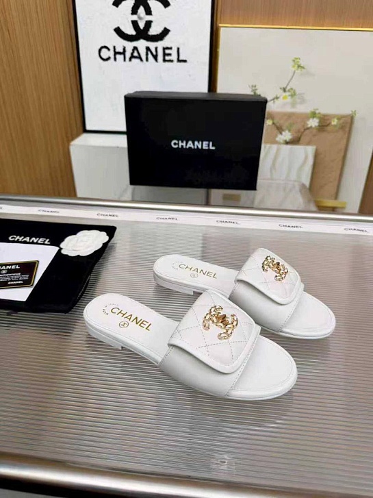 Женские кожаные шлёпанцы Chanel premium