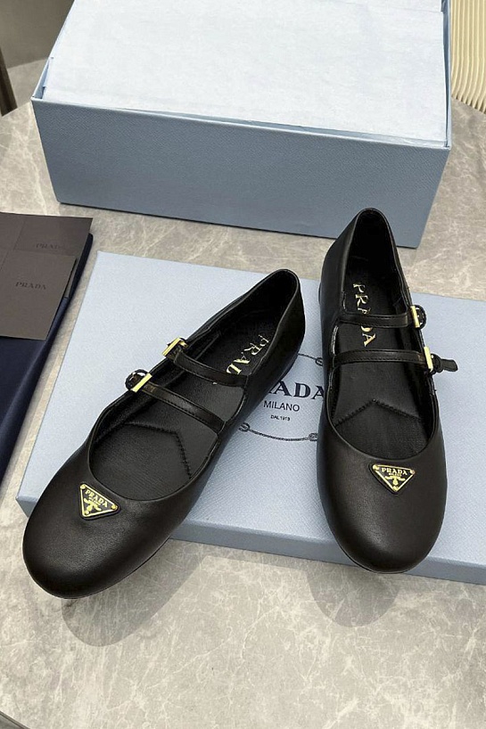 Женские кожаные балетки Prada Naplak чёрного цвета