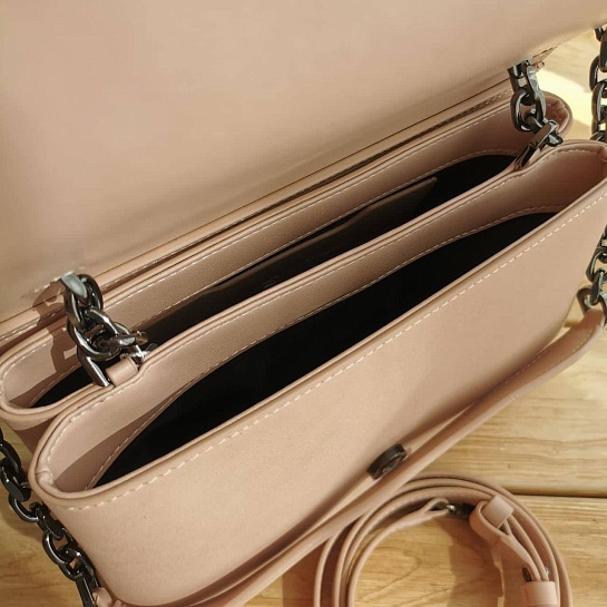 Женская кожаная сумка Off-White 25x18 см