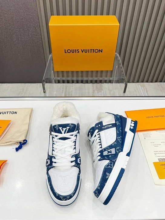 Кожаные кроссовки с мехом Louis Vuitton Trainer Premium - White / Blue