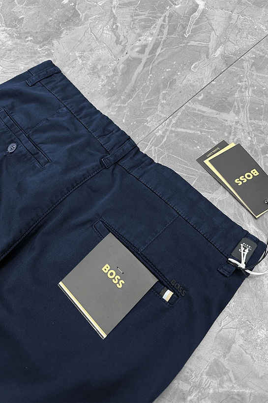 Мужские шорты Hugo Boss цвета индиго
