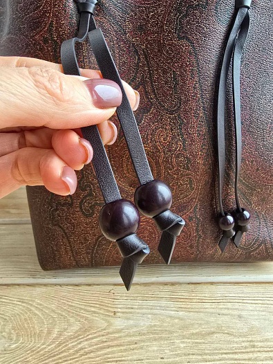 Кожаная сумка Etro с узором пейсли 30x26 см   