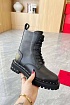 Женские кожаные ботинки Valentino