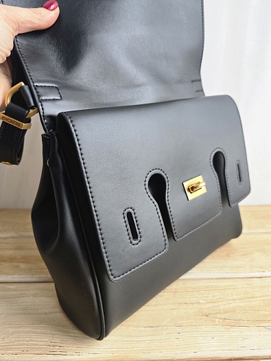 Кожаная сумка Balenciaga 23x20 см   