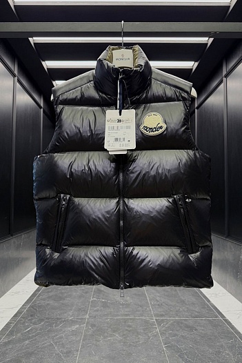 Мужской чёрный жилет Moncler Lipsi   