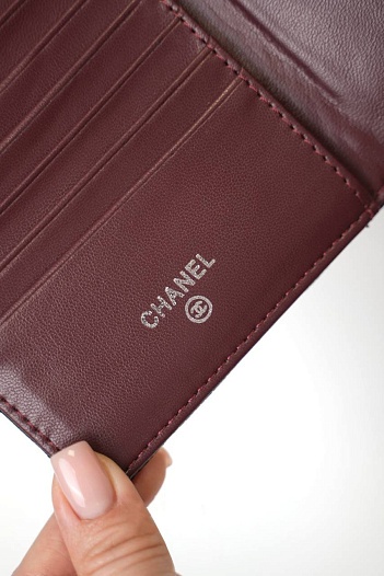 Кожаная обложка на паспорт Chanel quilted 14.5x10 см   