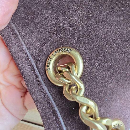 Замшевая сумка  Yves Saint Laurent 28x21 см