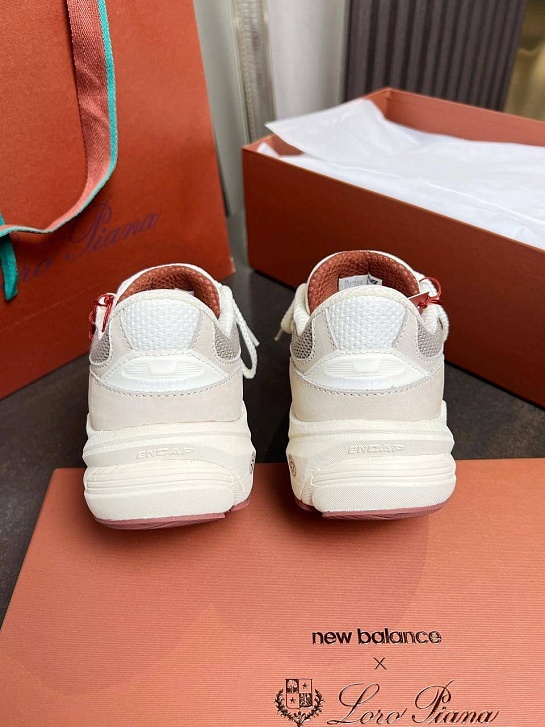 Женские кроссовки Loro Piana x New Balance Premium