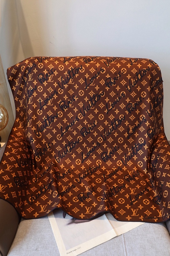Платок Louis Vuitton LV Script Square premium 89x88 см