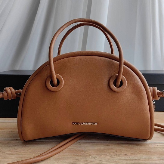Кожаная сумка Karl Lagerfeld Half Moon 25x15 см