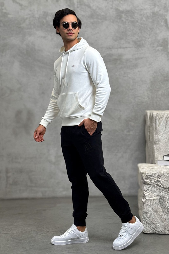 Чёрные спортивные штаны Armani Exchange black embroidery