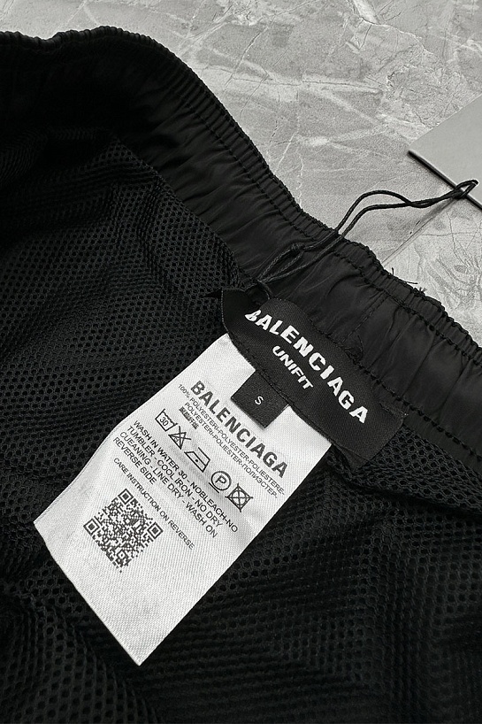 Чёрные шорты Balenciaga Political Campaign logo