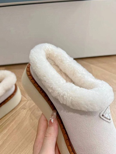 Женские белые ботинки сабо Prada   