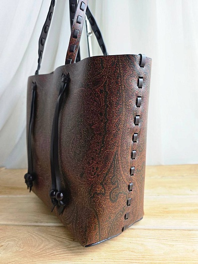 Кожаная сумка Etro с узором пейсли 30x26 см   