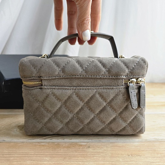 Замшевая сумка Chanel Vanity 19x12