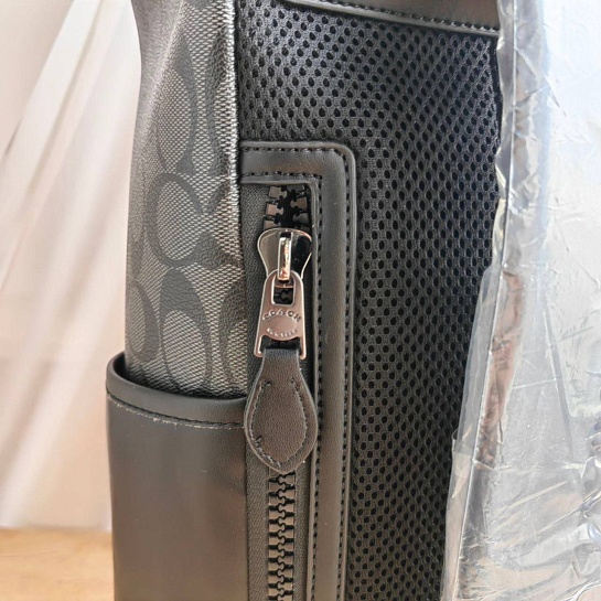 Кожаный рюкзак Coach Rivington 39x26 см