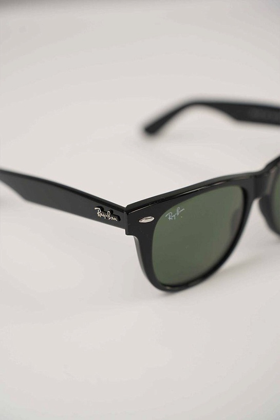 Солнцезащитные очки Ray-Ban Wayfarer