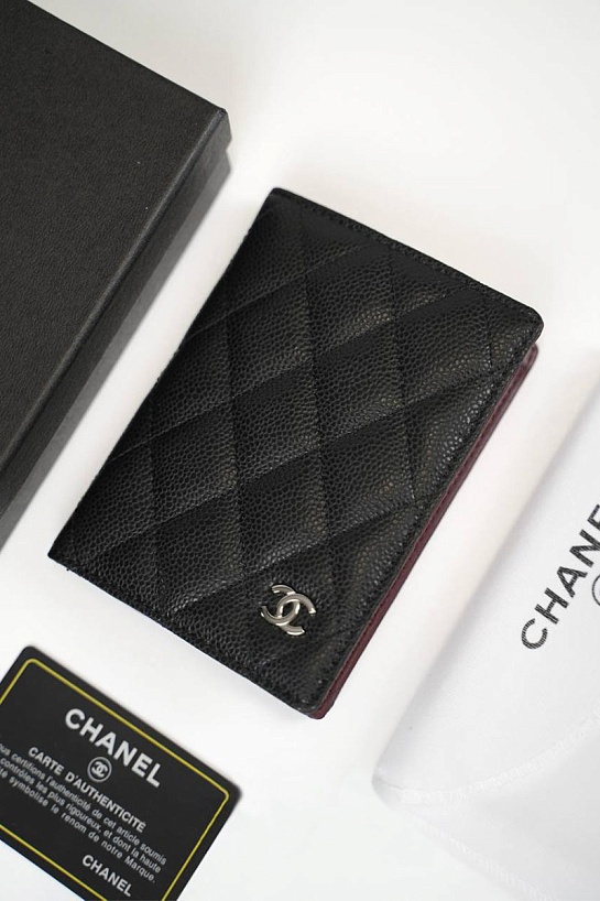 Кожаная обложка на паспорт Chanel quilted 14.5x10 см