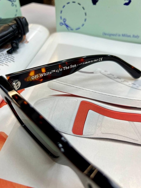 Квадратные солнцезащитные очки Off-White Manchester