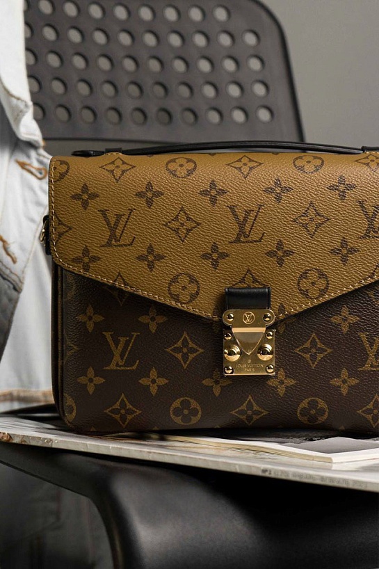 Кожаная сумка Louis Vuitton Pochette Metis Monogram Reverse 25x19x7 см