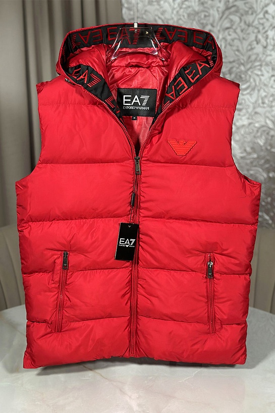 Мужской красный жилет Emporio Armani 7