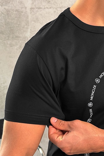 Чёрная брендовая футболка Moncler Logo Outline   