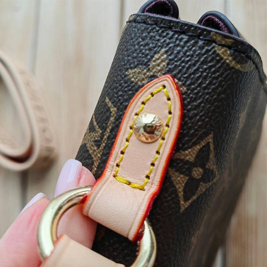 Кожаная сумка Louis Vuitton 28x29 см   